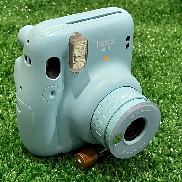Fujifilm Instax Mini 11 Camera